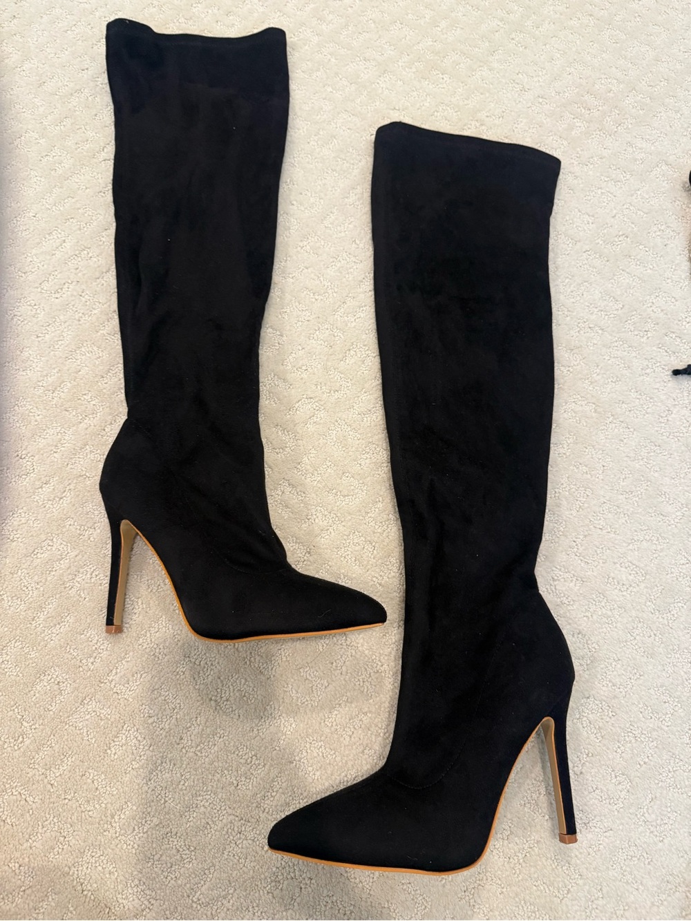 Black Knee-High Pointed-Toe Stiletto Boots